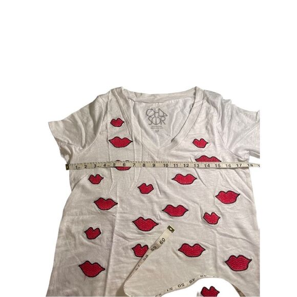 COPY - NWT Chaser
White Lips Tee Shirt
Size: L - Picture 4 of 9